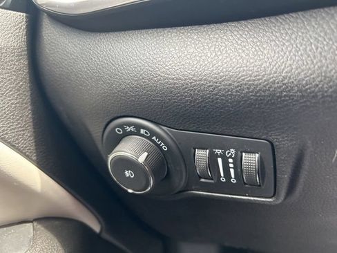 Used 2025 Jeep Compass Limited AWD/4WD image 20
