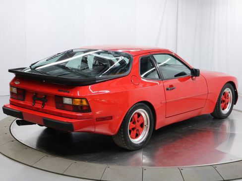 Used 1986 Porsche 944 Coupe image 7