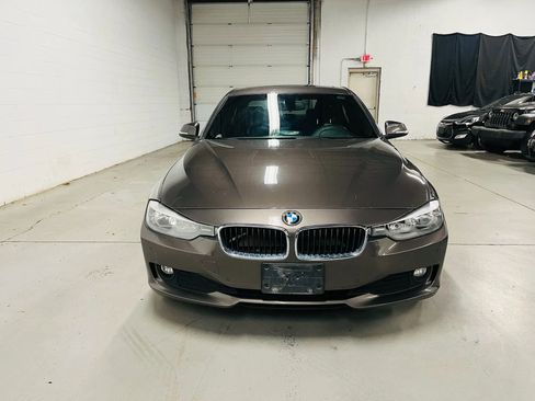 Used 2013 BMW 320i Sedan image 4