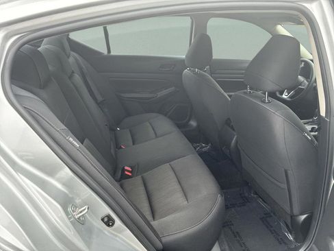 Used 2024 Nissan Altima 2.5 SV FWD image 23