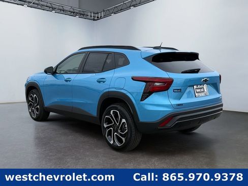 New 2026 Chevrolet Trax RS w/ Sunroof Package FWD image 5