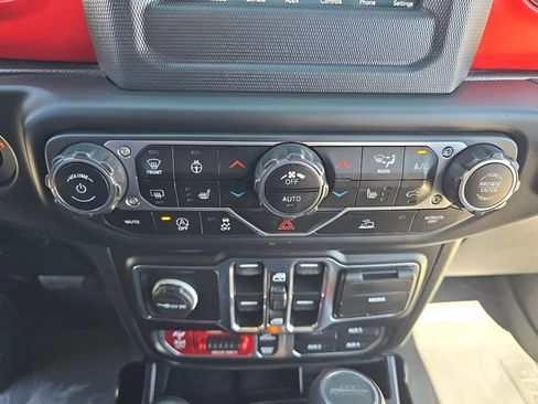 Used 2021 Jeep Gladiator Rubicon w/ LED Lighting Group AWD/4WD image 24