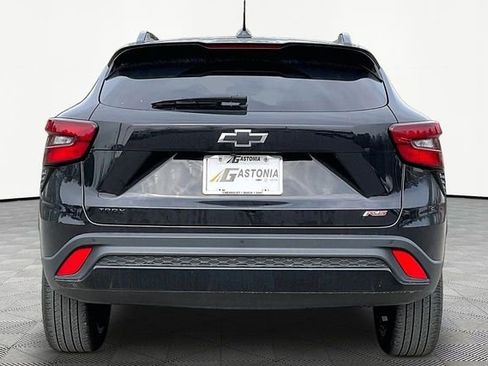 Used 2024 Chevrolet Trax RS w/ Sunroof Package image 6