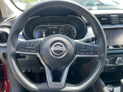 Used 2025 Nissan Versa SV image 25