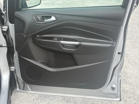 Used 2017 Ford Escape SE w/ Equipment Group 201A image 16