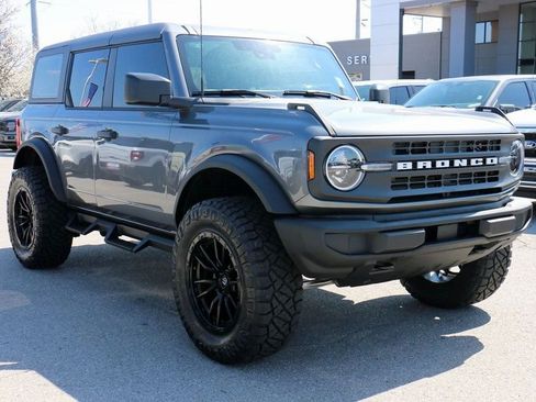 New 2026 Ford Bronco Base image 4