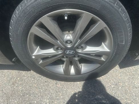 Used 2017 Hyundai Elantra SE FWD image 8