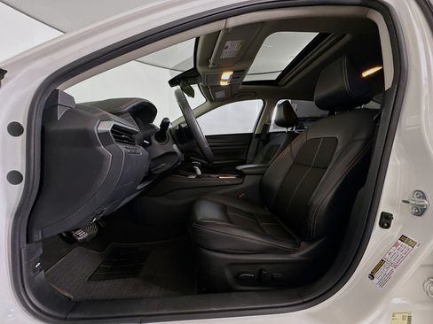 Used 2022 Nissan Altima 2.5 SR w/ Midnight Edition Package FWD image 13