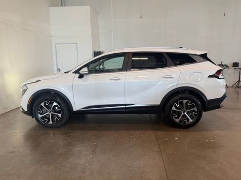 Used 2023 Kia Sportage EX AWD/4WD image 16