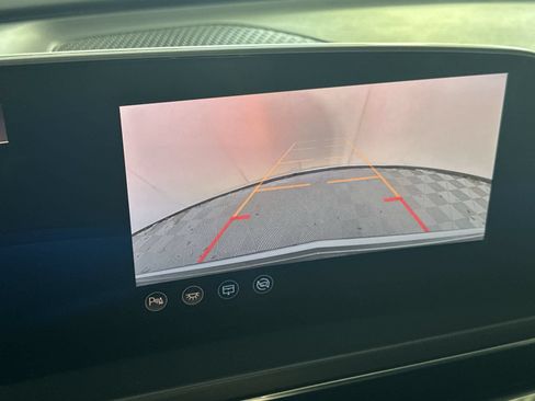 Used 2024 Cadillac Lyriq Tech RWD image 17