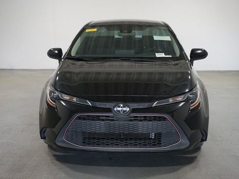 Used 2022 Toyota Corolla LE image 2