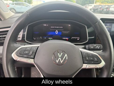 Used 2025 Volkswagen Jetta SE FWD image 15