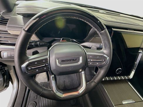 Used 2025 GMC Acadia Denali w/ Super Cruise Package image 5