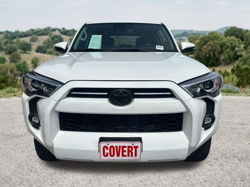 Used 2023 Toyota 4Runner SR5 Premium w/ Moonroof Package RWD image 2