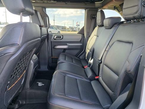 Used 2023 Ford Bronco Badlands w/ Sasquatch Package image 7