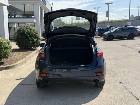 Used 2017 MAZDA MAZDA3 Touring image 11