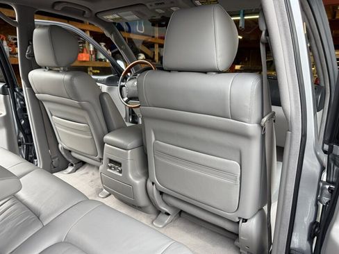 Used 2005 Lexus LX 470 4WD image 71