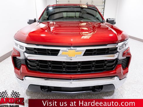 Used 2024 Chevrolet Silverado 1500 LT AWD/4WD image 7