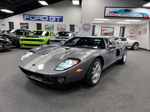 Used 2006 Ford GT image 25