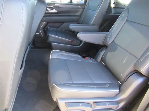 Used 2021 GMC Yukon SLT w/ SLT Luxury Package image 27