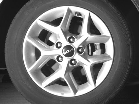 Used 2025 Kia Soul LX w/ LX Technology Package image 13