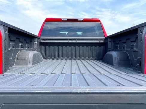 Used 2025 Chevrolet Silverado 1500 LT AWD/4WD image 15
