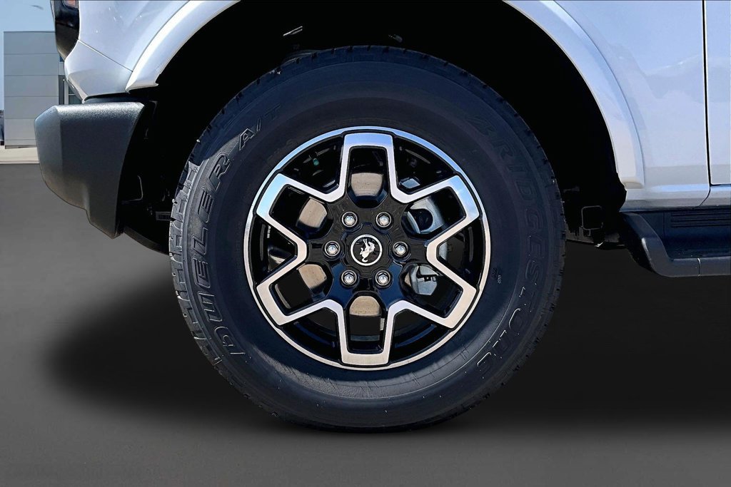 New 2026 Ford Bronco Outer Banks AWD/4WD image 14