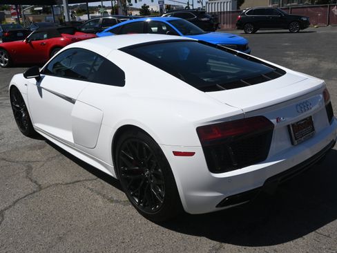 Used 2018 Audi R8 V10 w/ Premium Package RWD image 20