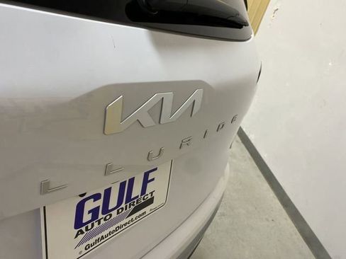 Used 2024 Kia Telluride SX w/ Towing Package image 16