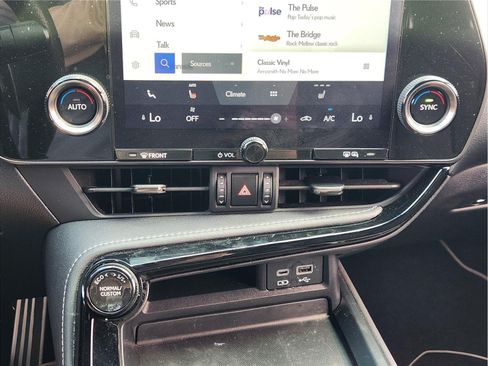 Used 2022 Lexus NX 350 F Sport w/ Accessory Package 2 AWD/4WD image 18