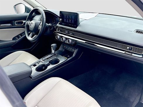 Used 2024 Honda Civic Touring image 30