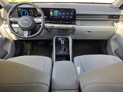 Used 2025 Hyundai Kona SEL AWD/4WD image 16