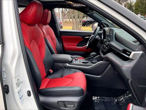 Used 2022 Toyota Highlander XSE image 8