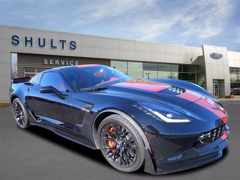 Used 2015 Chevrolet Corvette Z06 w/ 3LZ Preferred Equipment Group image 3