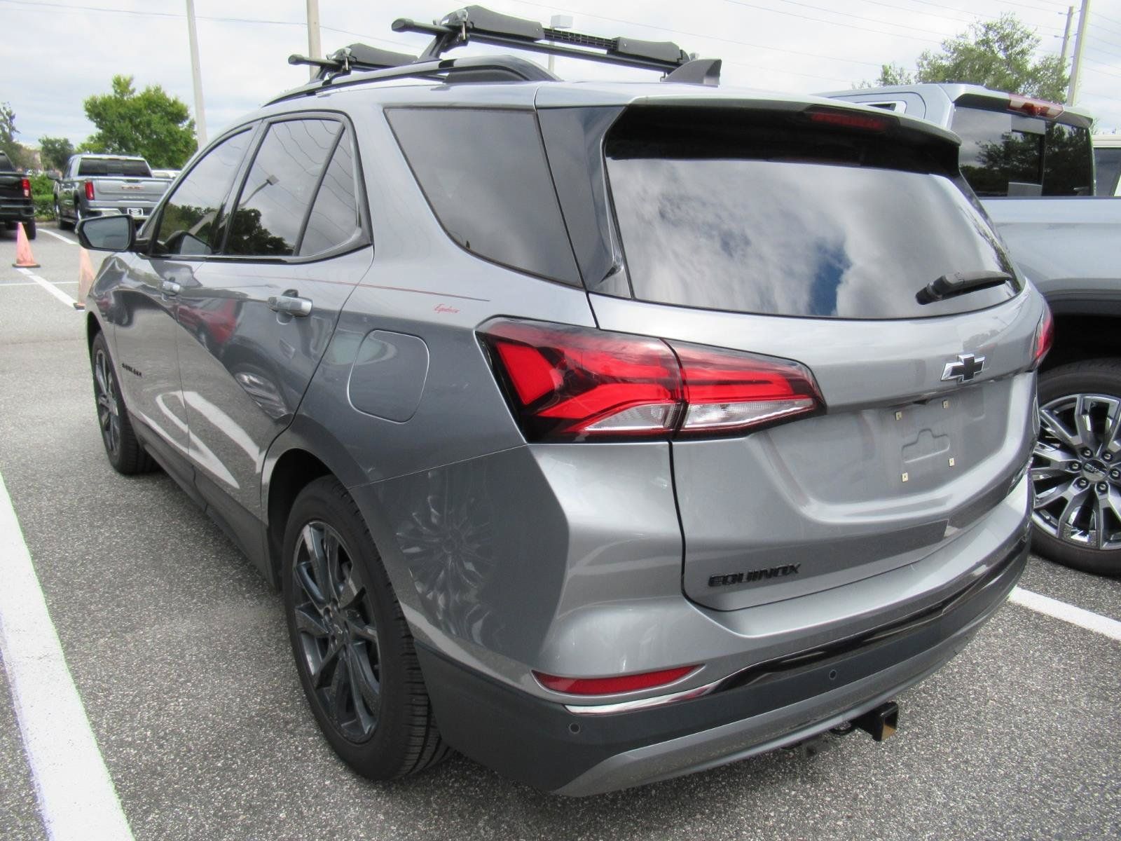 Used 2023 Chevrolet Equinox RS w/ RS Leather Package FWD image 3