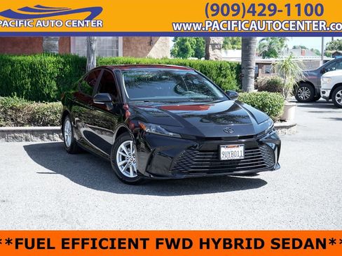 Used 2025 Toyota Camry LE FWD image 1