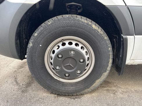 Used 2023 Mercedes-Benz Sprinter 4500 image 4