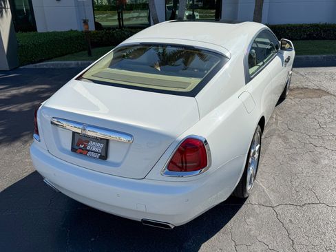 Used 2014 Rolls-Royce Wraith image 20