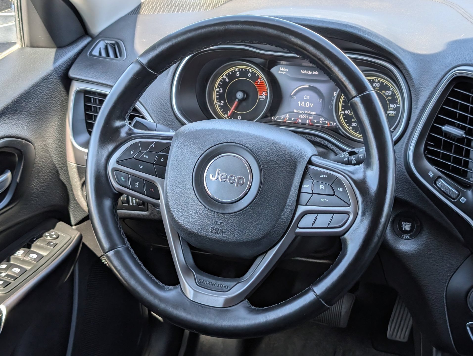 Used 2021 Jeep Cherokee Latitude Lux w/ Comfort/Convenience Group FWD image 15