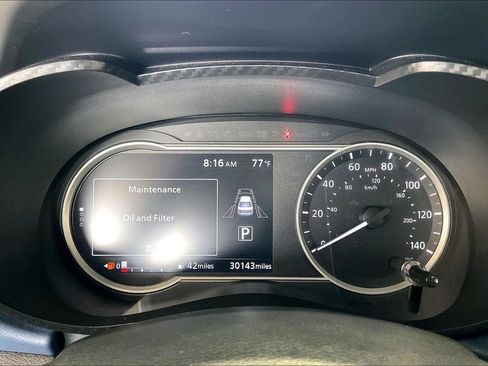 Used 2025 Nissan Versa SV FWD image 7