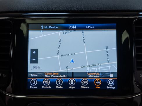 Used 2020 Jeep Grand Cherokee Limited w/ Luxury Group II image 29