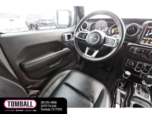 Used 2023 Jeep Wrangler Unlimited Sahara w/ Cold Weather Group AWD/4WD image 9
