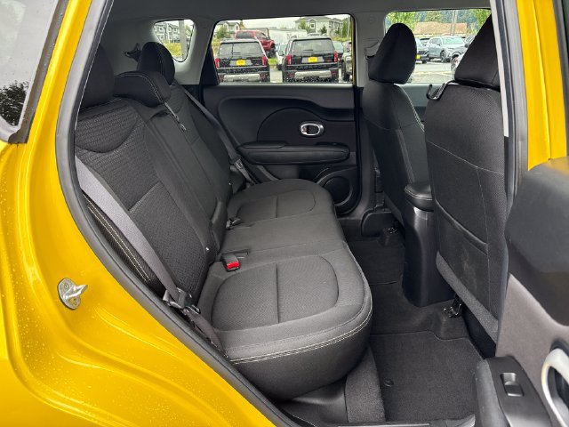 Used 2015 Kia Soul + FWD image 12