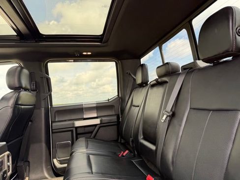 Used 2019 Ford F150 Lariat w/ Equipment Group 502A Luxury AWD/4WD image 9