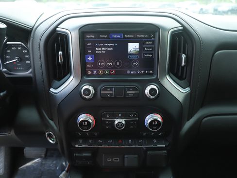 Used 2020 GMC Sierra 3500 Denali w/ Denali Ultimate Package AWD/4WD image 23