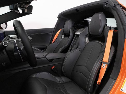 Used 2021 Chevrolet Corvette Stingray Premium Cpe w/ Z51 Performance Package RWD image 5