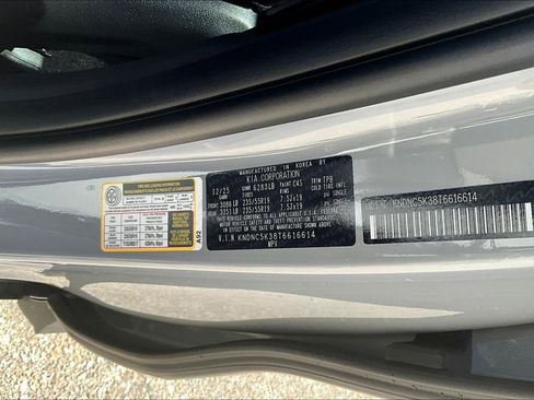 New 2026 Kia Carnival EX image 8