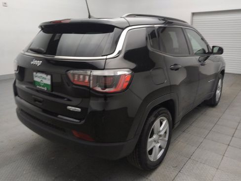 Used 2022 Jeep Compass Latitude FWD image 9