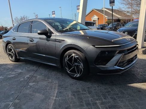 Used 2024 Hyundai Sonata SEL w/ Convenience Package image 3