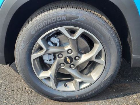 New 2026 Chevrolet Trax LT w/ Sunroof Package FWD image 5
